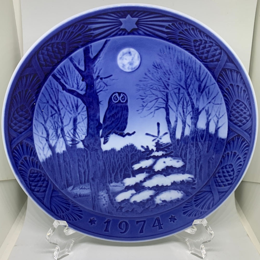 Vintage Royal Copenhagen Christmas Plate (1974)